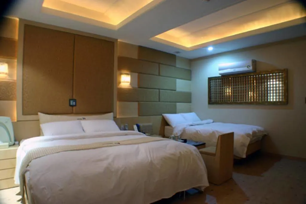 M Hotel Seul 3*,  Güney Kore